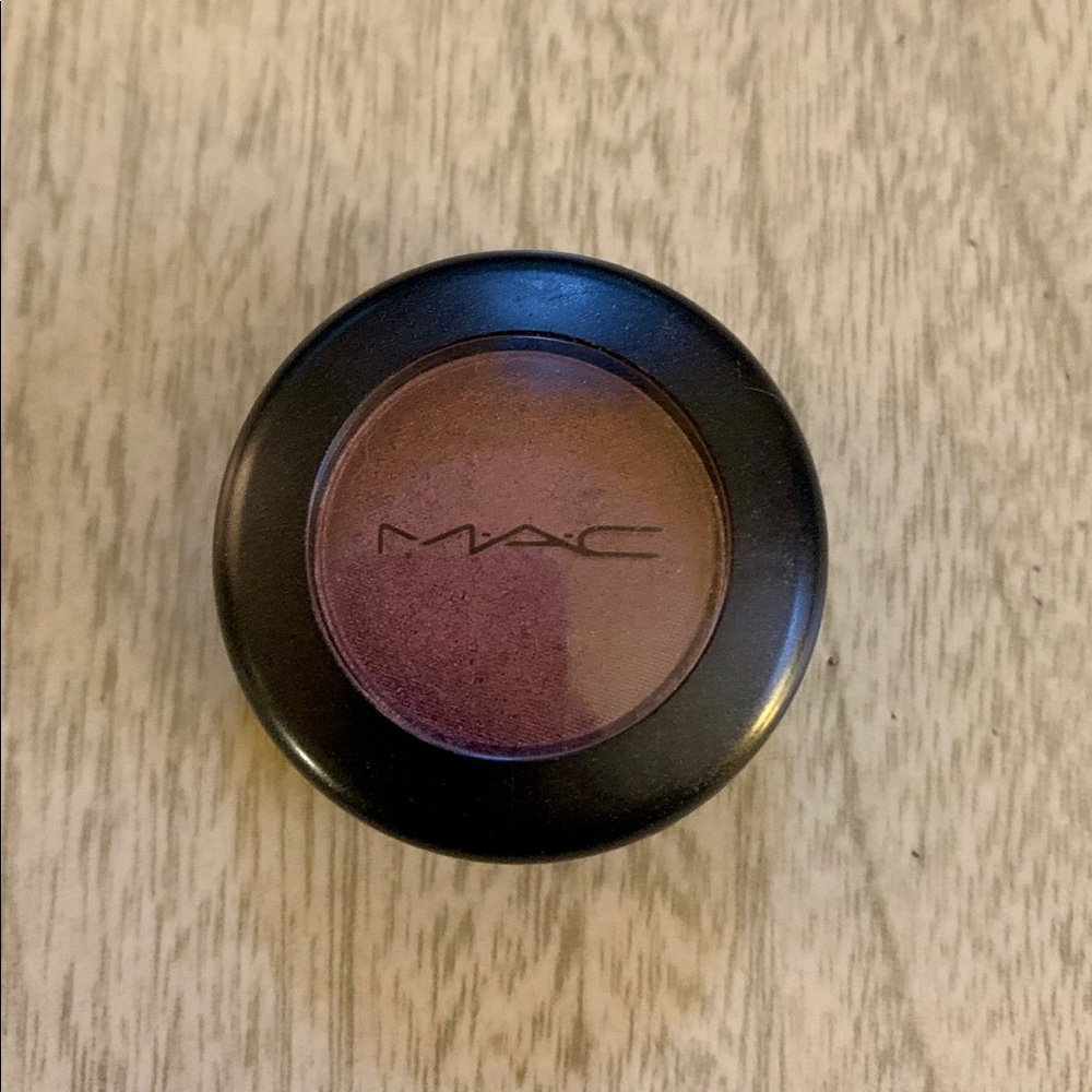 MAC Eyeshadow in Star Violet